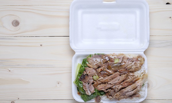 อาหารใส่กล่องโฟม เสี่ยงสารก่อมะเร็งถึง 6 เท่า