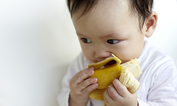 อุทาหรณ์! เด็กอายุ 1 เดือนทานกล้วยเสียชีวิต เตือนควรให้ทานแค่นมแม่