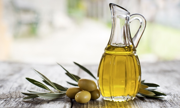 น้ำมันมะกอกแบบผสม (olive oil หรือ pure olive oil)