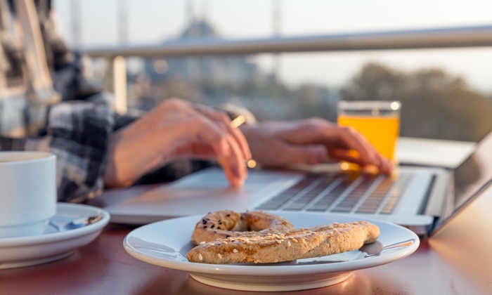 breakfast_table_work