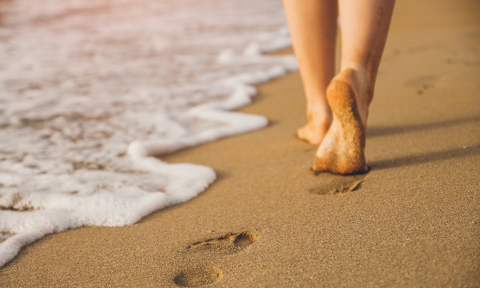 ระวัง! พยาธิไชตามผิวหนัง หากเดิน “เท้าเปล่า” บนพื้นดิน-ชายหาด
