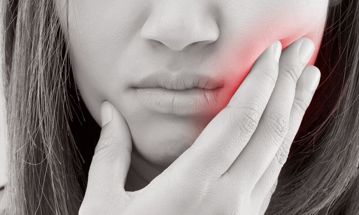 “แดง-ขาว-แผล-ก้อน” สัญญาณอันตรายโรค "มะเร็งในช่องปาก"