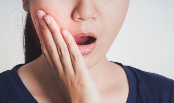 7 สัญญาณอันตราย รีบรักษา “รากฟัน” โดยด่วน ก่อนสายเกินแก้