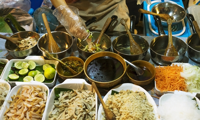 8 วิธีสังเกต “ร้านอาหารข้างทาง” เสี่ยง “ท้องเสีย-อาหารเป็นพิษ”
