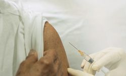ทำไม "ผู้สูงอายุ" จึงควรฉีดวัคซีนป้องกัน “โรคงูสวัด”?