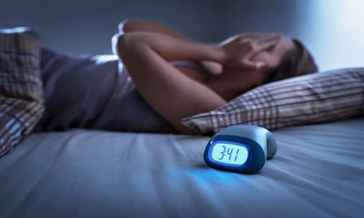 วิธีแก้ไข "อาการนอนกระตุก" เพื่อการนอนหลับอย่างเต็มอิ่ม