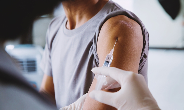 4 วัคซีนที่ “ผู้ใหญ่” ควรฉีดเพื่อป้องกันโรค