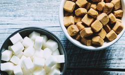 "น้ำตาลทรายขาว" VS "น้ำตาลทรายแดง" แบบไหนดีต่อสุขภาพมากกว่ากัน