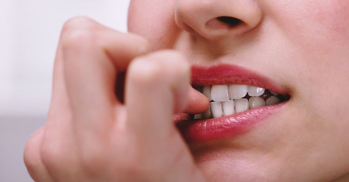 นอนกัดฟัน-เคี้ยวแรง เสี่ยงปุ่มกระดูกงอกในช่องปาก