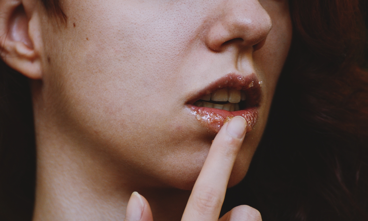 6 วิธีง่ายๆ ช่วยรักษาริมฝีปากดำคล้ำ