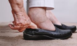 9 วิธีเลือก "รองเท้า" ให้เหมาะสมกับผู้ป่วย "เบาหวาน