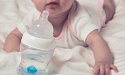 ทำไมเด็กอายุต่ำกว่า 6 เดือนถึง "ห้ามดื่มน้ำ"