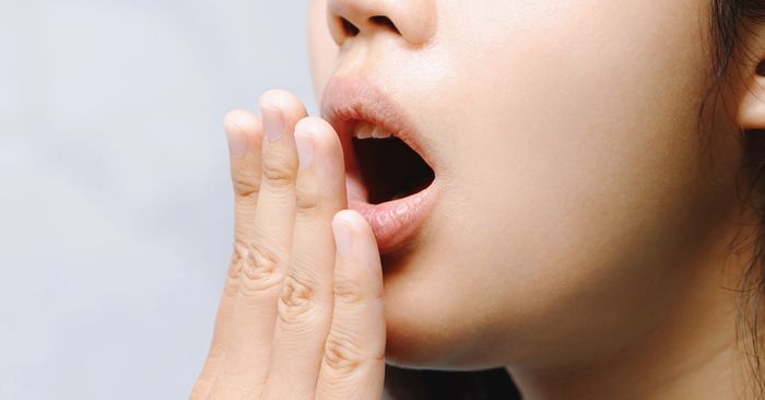 6 สาเหตุ “กลิ่นปาก” ที่คุณอาจไม่เคยรู้ และวิธีแก้ปัญหาด้วยตัวเอง