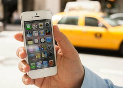 แอปเปิล ประกาศเปลี่ยนแบตเตอรี่บน iPhone 5 ให้ฟรี