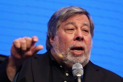 Steve Wozniak ชี้นวัตกรรมใหม่จะมาจาก Tesla ไม่ใช่ Apple