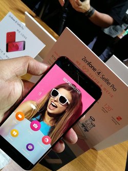 เปิดตัว Zenfone 4 Selfie จะถ่ายหมู่ถ่ายเดี่ยวก็เป๊ะทุกช็อต