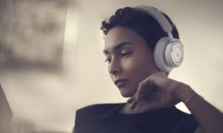 Bang & Olufsen ขอแนะนำ Beoplay HX หูฟังที่ให้เสียงทรงพลังและให้เสียงสมจริง