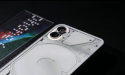 ชมภาพด้านหลังให้ชัดของ Nothing Phone (1) เรียบหรูพร้อมกับไฟ LED ในบางจุด