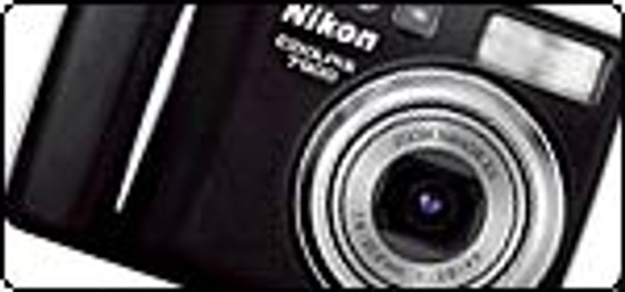 Nikon COOLPIX 7900