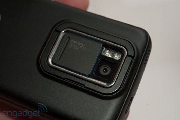 ไปดูทดสอบ Nokia N900 เค้าว่ามันเจ๋ง