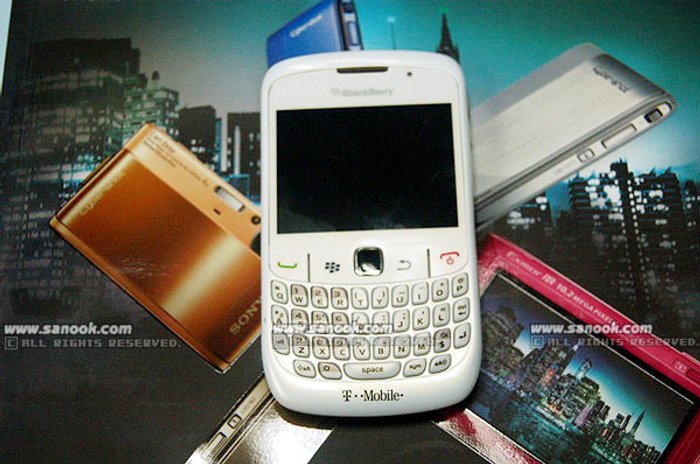 BlackBerry Curve 8520 สีขาวราคาสบายกระเป๋า