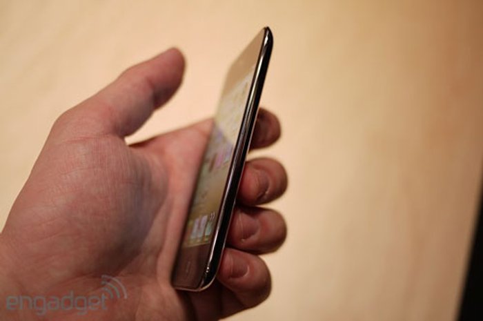 iPod Touch ก็มาใหม่ เจ๋งพอๆกับ iPhone 4 แต่บางกว่าเยอะ