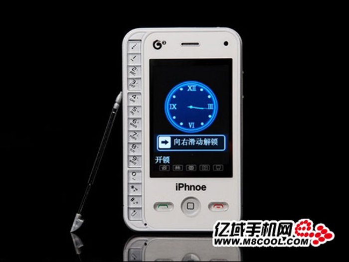 เครื่องโคลน iPhone 4 จีนแหวกม่านประเพณีด้วยปุ่มกดข้างสุดพิสดาร!