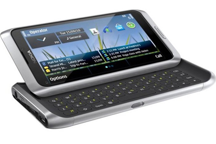 เลื่อนวางตลาด Nokia E7