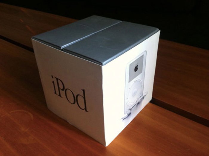 ฉลอง iPod อายุครบ 10 ปีด้วยภาพแกะกล่อง iPod รุ่นแรก!