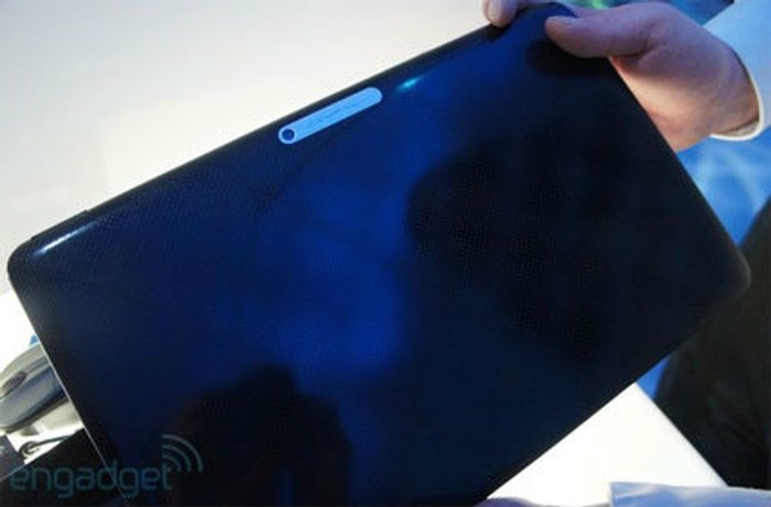 Compal QAV20 สุดยอดตัวต้นแบบ Ultrabook–Tablet แห่งอนาคต
