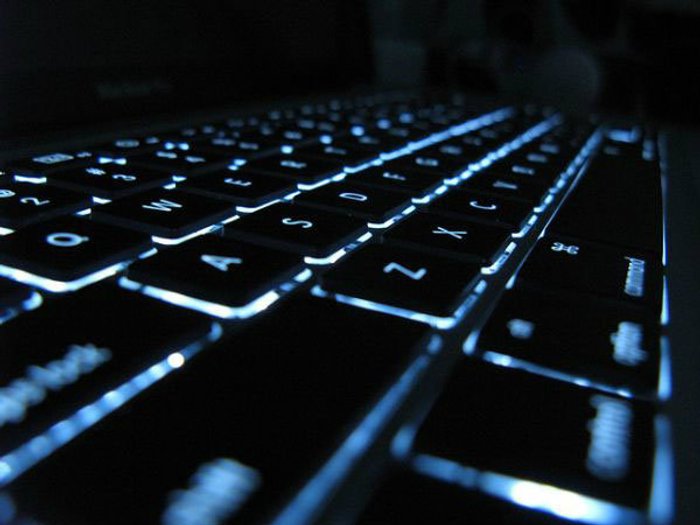 รู้จักกับคีย์บอร์ดแบบ Backlit อีกหนึ่งฟังก์ชั่น บน Ultrabook