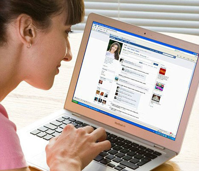 10 เหตุผลที่ผู้หญิงเล่น Facebook