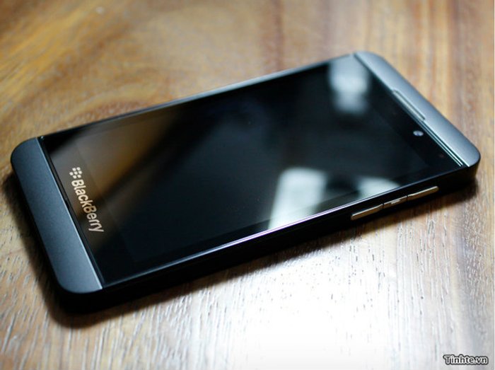 เผยภาพหลุด BlackBerry 10 L-Series รุ่นใหม่ล่าสุด