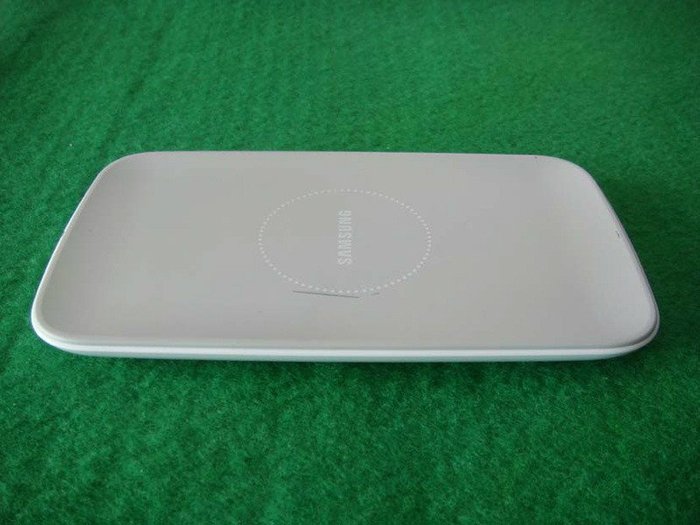 Samsung หลุดภาพแท่นชาร์จไร้สายตัวใหม่ พร้อมส่งให้ FCC ตรวจสอบ !