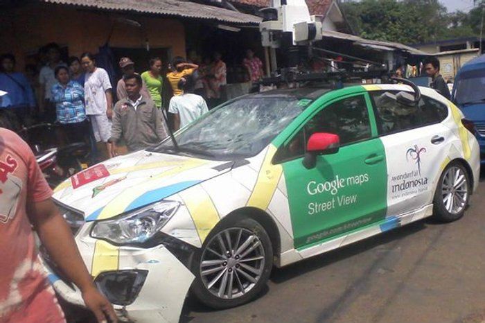 เมื่อรถกูเกิล Street View ชนแล้วพยายามจะหนีในอินโดนีเซีย