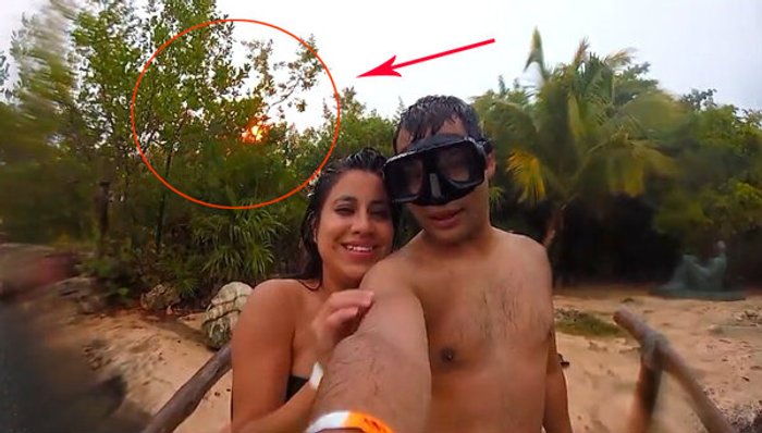 ระทึก selfie ภาพหวานฟ้าดันผ่าลงข้างหลัง(คลิป)