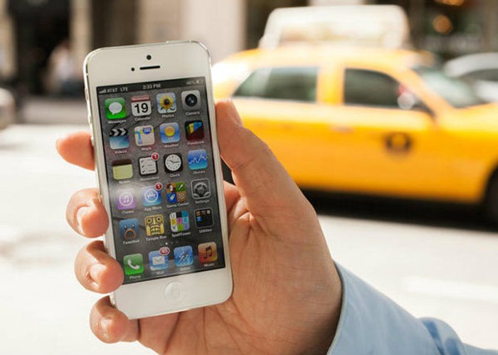 แอปเปิล ประกาศเปลี่ยนแบตเตอรี่บน iPhone 5 ให้ฟรี