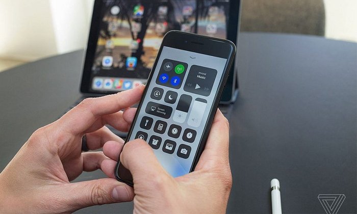 เผยผลทดสอบ iOS 11.0.3 ช่วยประหยัดแบตเตอรี่ขึ้นเยอะ