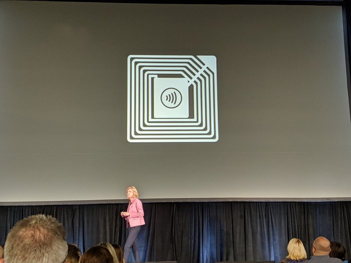 Apple ออกแท็กสติกเกอร์ NFC ใช้จ่าย Apple Pay ง่ายๆ แค่แตะ