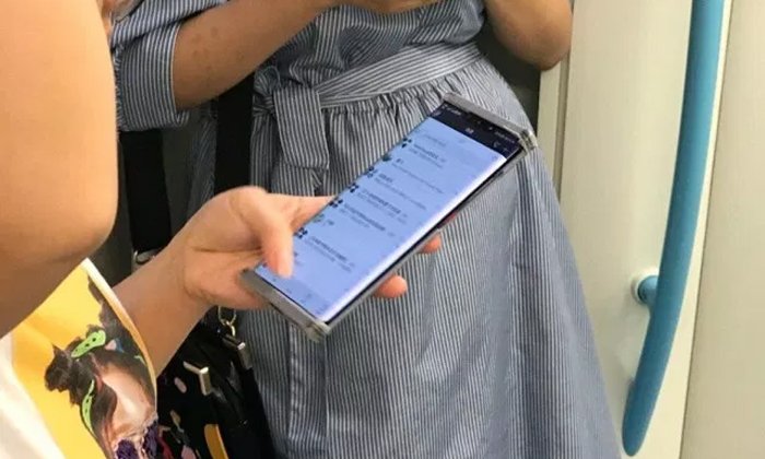 เผยภาพ HUAWEI Mate 30 Pro บนรถใต้ดินและอาจเปิดตัว 19 กันยายนนี้