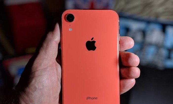 ราคาคือคำตอบ iPhone XR เป็น iPhone เพียงรุ่นเดียวที่สร้างยอดขายได้มากที่สุดเหนือแบรนด์จีน!