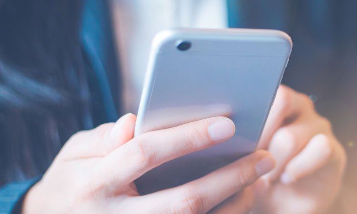 ชายหนุ่มฟ้องร้อง Apple เพราะแอป iPhone ทำให้เขากลายเป็นเกย์!
