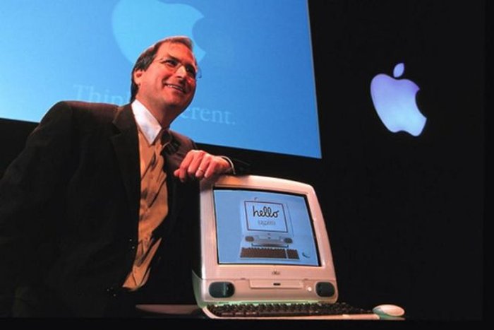 ครบรอบ 20 ปี มาย้อนดู Steve Jobs ณ วันเปิดตัว iMac กันเถอะ!