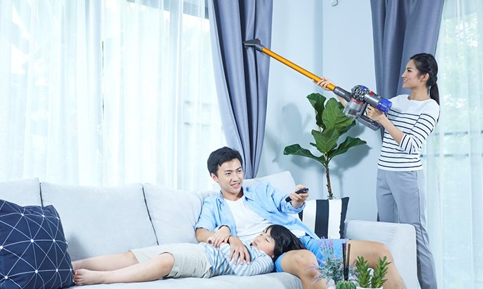 แกะกล่องรีวิว "Dyson V8" เครื่องดูดฝุ่นสุดล้ำแห่งยุค ใช้งานง่าย ไม่ต้องเสียบปลั๊กให้ยุ่งยาก
