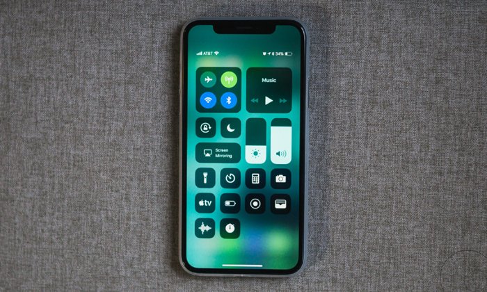 "iPhone 9" จะมีขอบเครื่องที่หนากว่า "iPhone X" และ "iPhone X Plus"