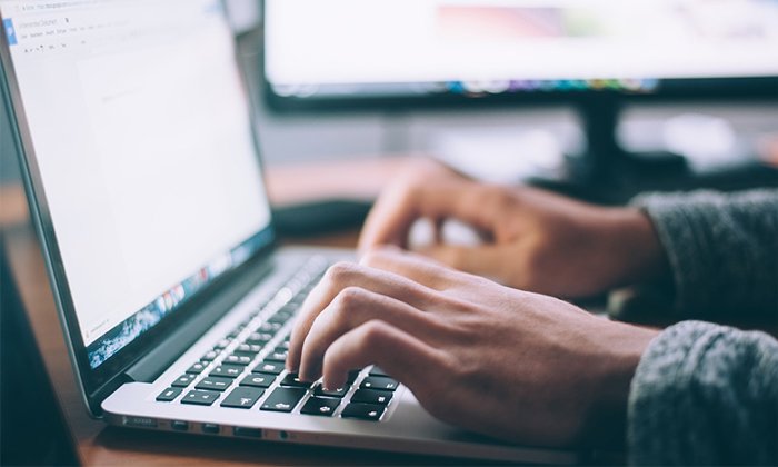 "Google Docs" เพิ่มฟีเจอร์ใหม่ใช้ AI มาช่วยแก้ไวยากรณ์ได้แล้ว