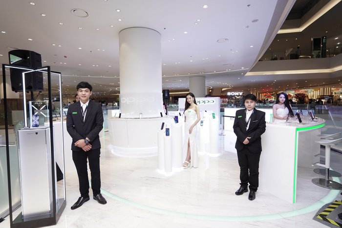 เปิดตัว OPPO Flagship Store แห่งแรกของประเทศไทย ณ อภิมหาโครงการเมือง ICONSIAM