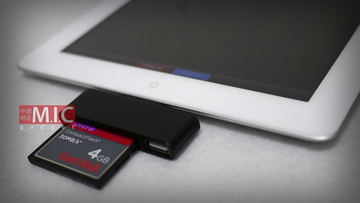 “iPad 2″ โชว์เทพเสียบ CF Card ได้แล้ว !!