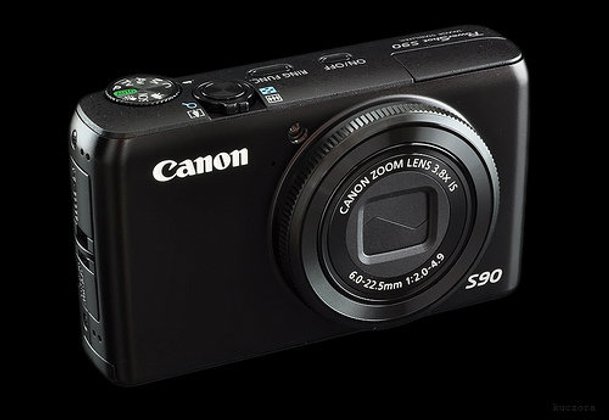 COMPACT CAMERAS เก็บบันทึกความทรงจำ เสร็จแล้วก็เก็บใส่กระเป๋าได้เลย