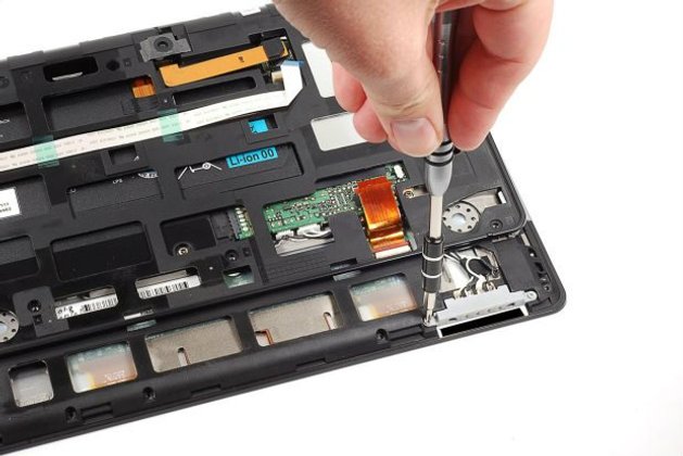 Sony Tablet S โดนจับเปลือย เผยสิ่งซ่อนเร้นภายใน